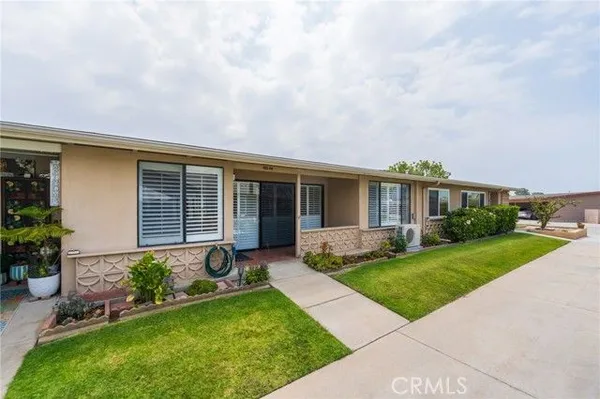 Property Slideshow image 2 of 41 | 1681 tam o shanter rd m12 10h, Seal Beach, CA, 90740