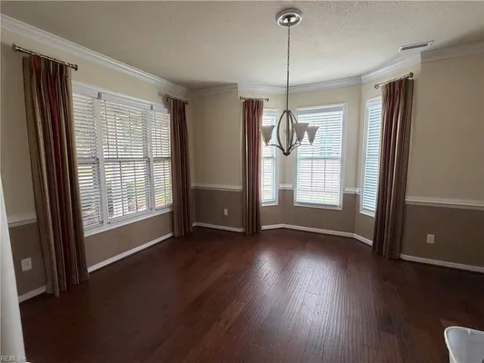 Property Slideshow image 2 of 6 | 526 strathmore ln, Chesapeake, VA, 23322