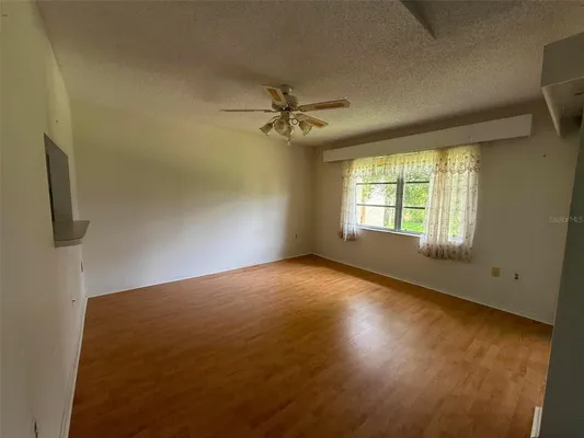 Property Slideshow image 3 of 25 | 2536 clubhouse cir 202, Sarasota, FL, 34232