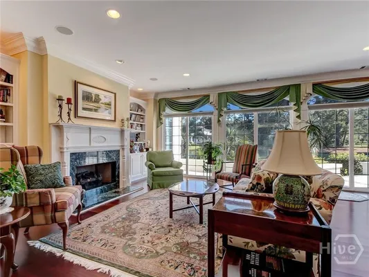 Property Slideshow image 3 of 32 | 10 pineside ln, Savannah, GA, 31411