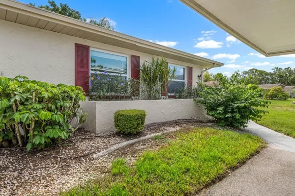 Property Slideshow image 3 of 34 | 403 fulham ct b, Sun City Center, FL, 33573