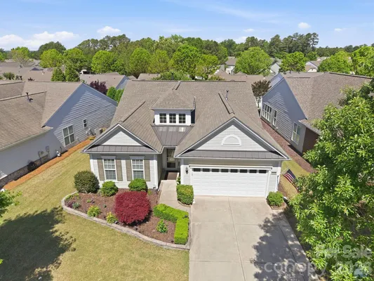 Property Slideshow image 2 of 48 | 23119 kingfisher dr, Fort Mill, SC, 29707