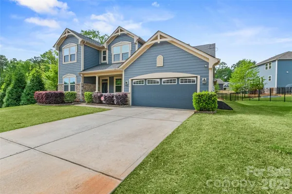 Property Slideshow image 2 of 29 | 5036 watersail way, Clover, SC, 29710