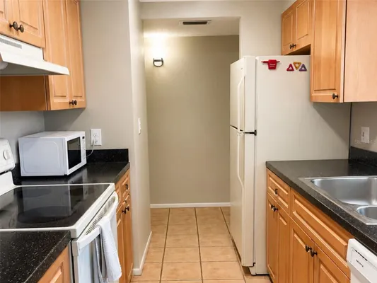 Property Slideshow image 3 of 37 | 3540 hispania pl 214, Sarasota, FL, 34232