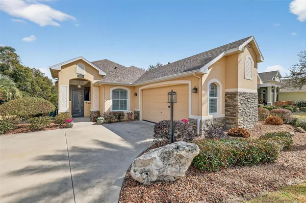 Property Slideshow image 3 of 51 | 8124 bridgeport bay cir, Mount Dora, FL, 32757