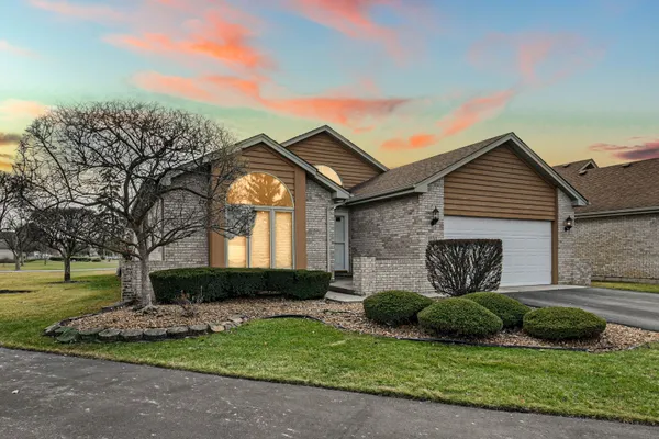 Property Slideshow image 2 of 25 | 18311 65th ave, Tinley Park, IL, 60477