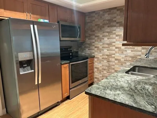 Property Slideshow image 2 of 16 | 7102 w country club dr, Sarasota, FL, 34243