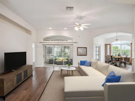 Property Slideshow image 2 of 72 | 4700 st andrews arc, Leesburg, FL, 34748