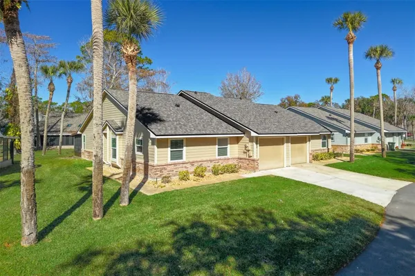 Property Slideshow image 2 of 43 | 233 bob white ct 2330, Daytona Beach, FL, 32119