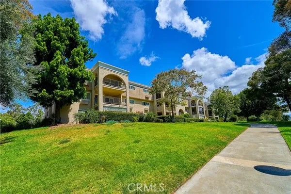 Property Slideshow image 2 of 31 | 3499 bahia blanca 3d, Laguna Woods, CA, 92637