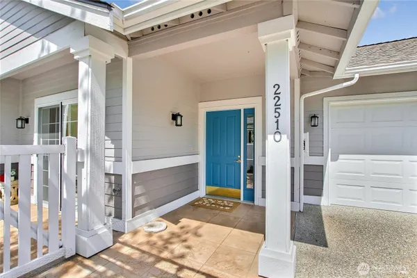 Property Slideshow image 3 of 40 | 22510 se 45th st 2645, Issaquah, WA, 98029