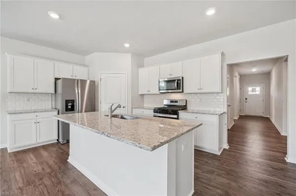 Property Slideshow image 3 of 21 | 211 wisconsin ave, Williamsburg, VA, 23188