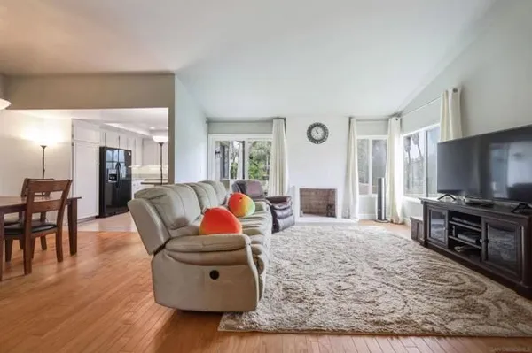 Property Slideshow image 3 of 21 | 12728 camino de la breccia 13, San Diego, CA, 92128