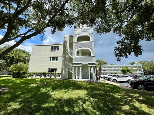Property Slideshow image 2 of 44 | 2292 costa rican dr 22, Clearwater, FL, 33763