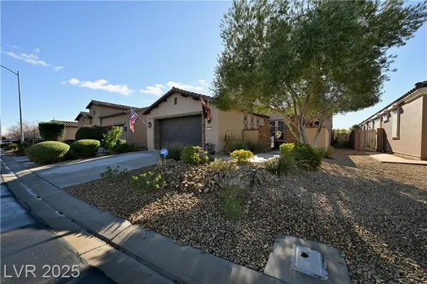 Property Slideshow image 3 of 57 | 3745 corte bella hills ave, North Las Vegas, NV, 89081