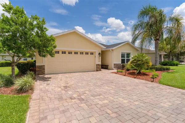 Property Slideshow image 3 of 40 | 5075 neptune cir, Oxford, FL, 34484