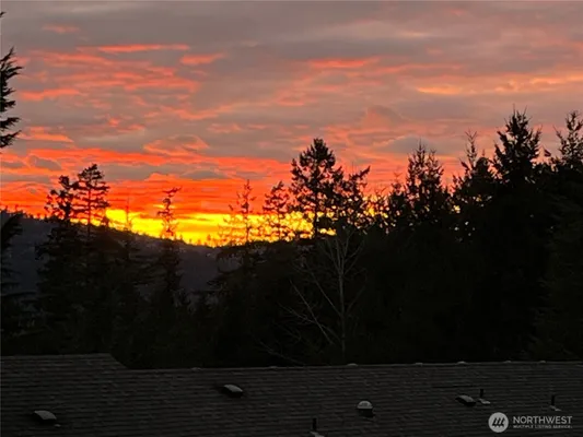 Property Slideshow image 3 of 40 | 22760 se 43rd ct 2617, Issaquah, WA, 98029