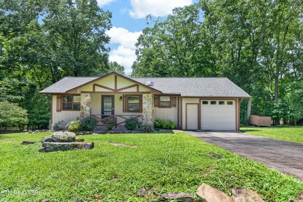Property Slideshow image 2 of 36 | 36 druid cir, Crossville, TN, 38558