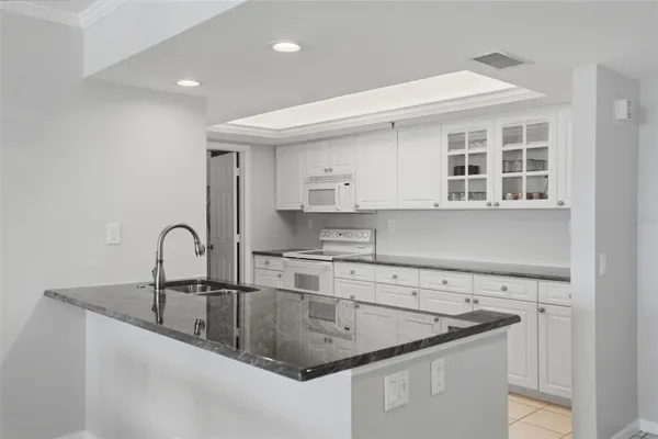 Property Slideshow image 3 of 57 | 6372 palma del mar blvd 1207, St Petersburg, FL, 33715