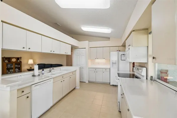 Property Slideshow image 3 of 70 | 18508 grand club dr, Hudson, FL, 34667