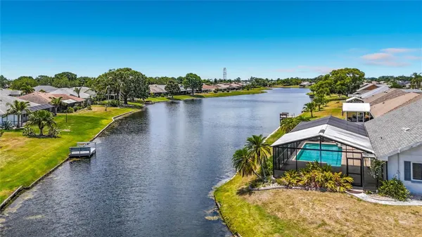 Property Slideshow image 2 of 52 | 2007 wedge ct, Sun City Center, FL, 33573