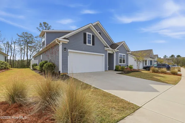 Property Slideshow image 3 of 91 | 3049 lochgreen cir, Leland, NC, 28451
