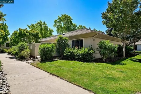 Property Slideshow image 2 of 35 | 2233 pine knoll dr 4, Walnut Creek, CA, 94595