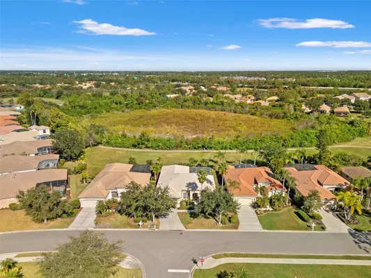 Property Slideshow image 3 of 52 | 6882 tailfeather way, Bradenton, FL, 34203