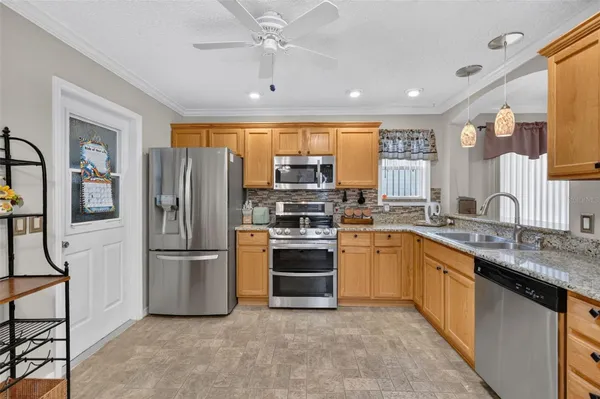 Property Slideshow image 3 of 37 | 7610 se 171st horseshoe ln, The Villages, FL, 32162