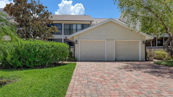 Property Slideshow image 2 of 39 | 5223 heron way # 104, Sarasota, FL, 34231