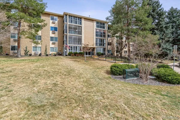 Property Slideshow image 3 of 34 | 3022 s wheeling way 407, Aurora, CO, 80014