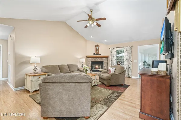 Property Slideshow image 2 of 26 | 545 snead dr, Crossville, TN, 38558