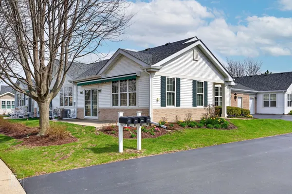 Property Slideshow image 2 of 22 | 16501 buckner pond way 16501, Crest Hill, IL, 60403