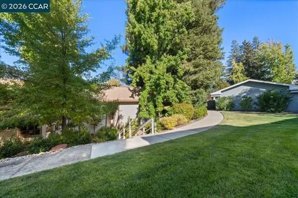 Property Slideshow image 2 of 60 | 1317 canyonwood ct 4, Walnut Creek, CA, 94595