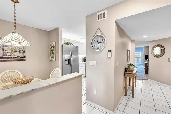 Property Slideshow image 2 of 71 | 7512 n devon dr 210, Tamarac, FL, 33321