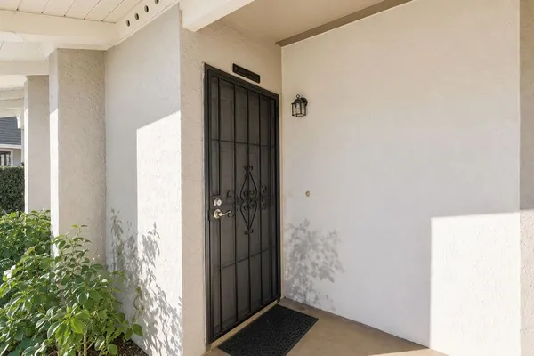 Property Slideshow image 3 of 17 | 8877 tulare dr 313d, Huntington Beach, CA, 92646