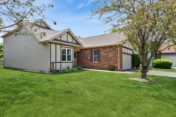 Property Slideshow image 2 of 34 | 20937 w orange blossom ln, Plainfield, IL, 60544