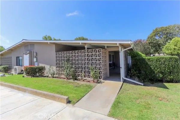 Property Slideshow image 3 of 18 | 13220 southport ln 170l, Seal Beach, CA, 90740