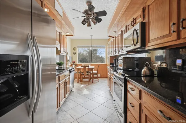 Property Slideshow image 3 of 31 | 243 heritage hls b, Somers, NY, 10589