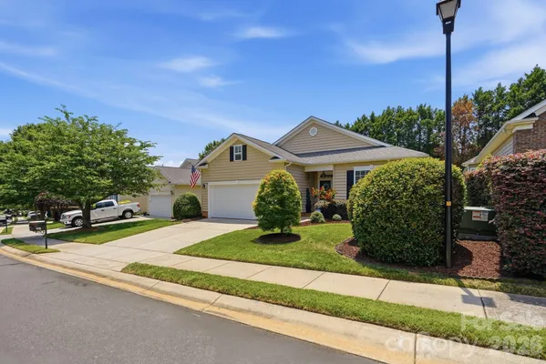Property Slideshow image 2 of 46 | 970 platinum dr, Fort Mill, SC, 29708