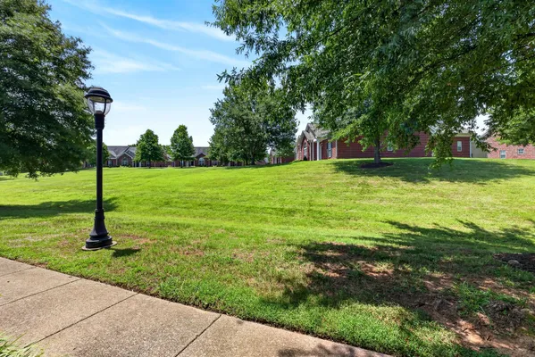 Property Slideshow image 3 of 39 | 8 baker ct, Lebanon, TN, 37087