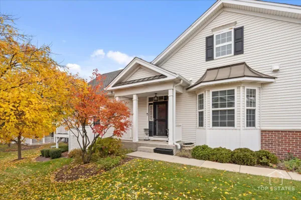 Property Slideshow image 3 of 43 | 1039 riviera dr # 1039, Elgin, IL, 60124