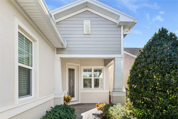 Property Slideshow image 3 of 32 | 414 tisbury ct, Deland, FL, 32724