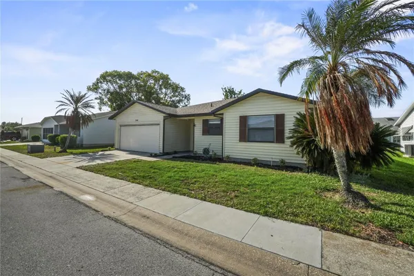 Property Slideshow image 2 of 35 | 2140 grand cypress dr, Lakeland, FL, 33810