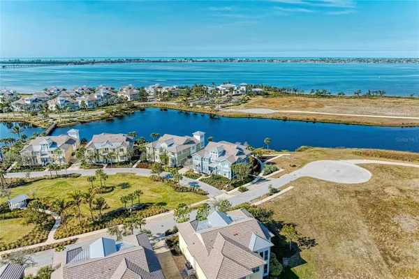 Property Slideshow image 2 of 99 | 226 sapphire lake dr 101, Bradenton, FL, 34209