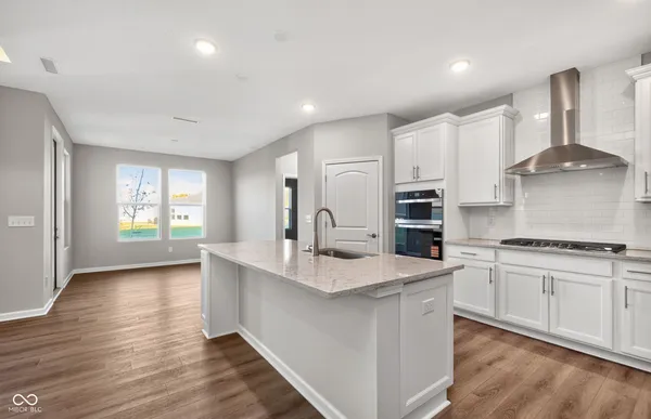 Property Slideshow image 2 of 38 | 14931 iron liege way, Westfield, IN, 46074