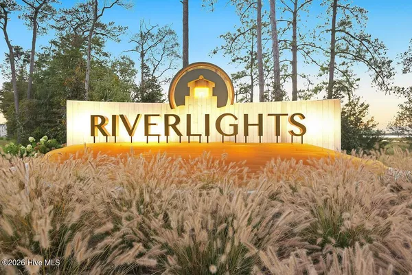 Property Slideshow image 2 of 147 | 346 longhill dr, Wilmington, NC, 28412