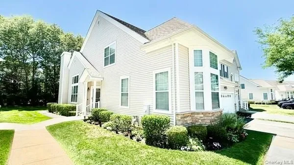 Property Slideshow image 2 of 43 | 27 emilie dr, Brookhaven, NY, 11934