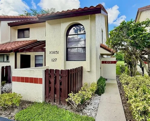 Property Slideshow image 2 of 36 | 10851 palm lake ave 202, Boynton Beach, FL, 33437