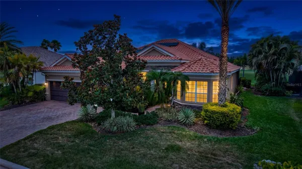 Property Slideshow image 3 of 97 | 7511 heritage grand pl, Bradenton, FL, 34212